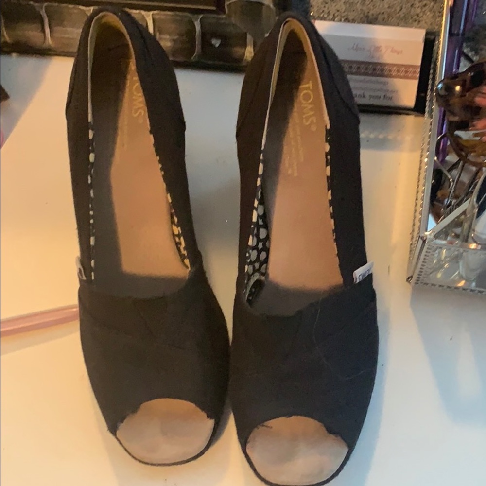 Toms